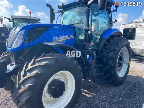 New 2023 New Holland T7 230 Auto Command Tractor Agdealer