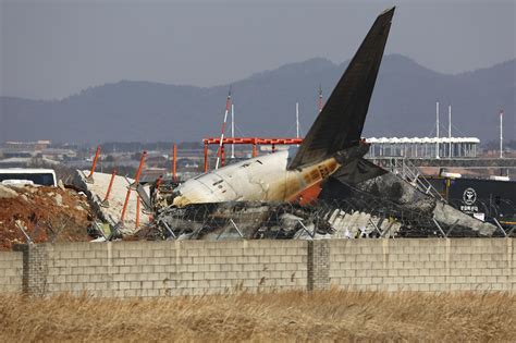 Perch L Aereo Della Jeju Air Precipitato In Corea Del Sud Nei Video