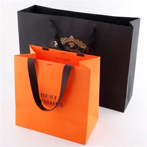 Luxury Gift Packaging Shopping Paper Bag With Silk Rope Handle