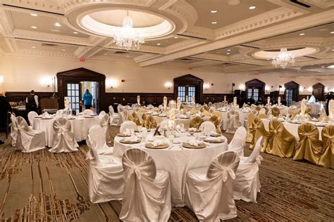 Radisson Hotel Cincinnati Riverfront, KY - Covington, KY - Wedding Venue