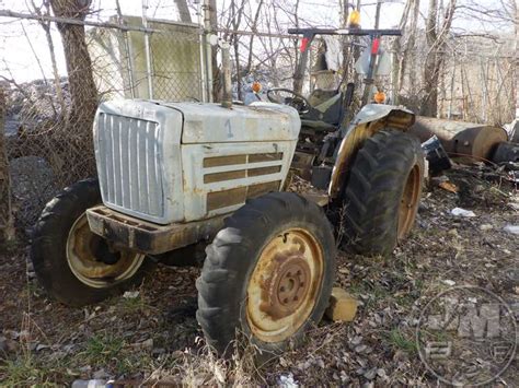 White 2 62 Sn 00895 4x4 Tractor Jeff Martin Auctioneers Inc