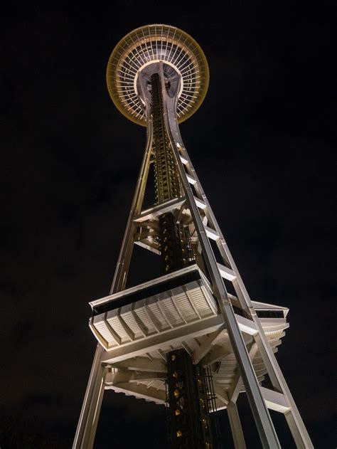 Night Space Needle | RobsBlogs