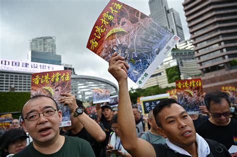 《香港撐住》海報受歡迎 漫畫家 向港人致敬 反送中 逃犯條例 大雄 大紀元