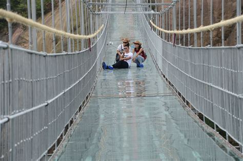 This New Glass Bridge In China Is Terrifying To Walk On, Yet It Has A ...