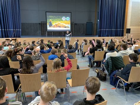 B Renforscher Beigeisterte Sch Ler Innen Der Jsr Josef Schmitt Realschule