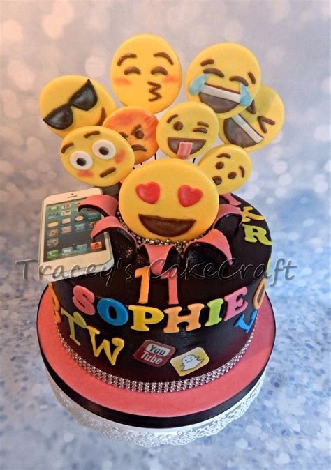 Emoji on Pinterest | Emoji Cake, Emojis and The Emoji | Emoji birthday cake, Emoji cake, Cool ...