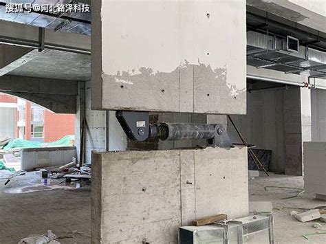 粘滞阻尼器产品介绍与安装流程进行结构中建筑