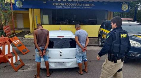 PRF prende dois suspeitos e recupera carro roubado em Itaguaí RJ