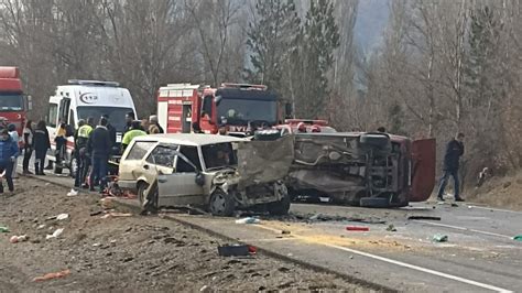 Ankara İstanbul karayolunda katliam gibi kaza İki otomobil kafa kafa