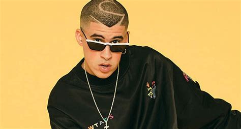 Bad Bunny Lanza Por Sorpresa El álbum “las Que No Iban A Salir” Al Paso De Los Famosos