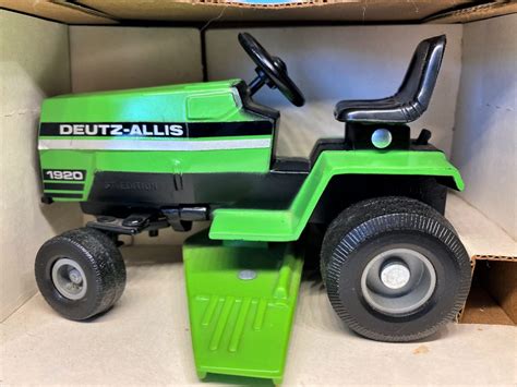 1 16 Deutz Allis 1920 Lawn Garden Tractor Scale Models AgFarmToys