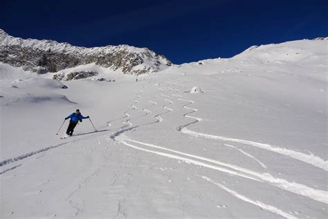 Rifugio Ai Caduti Dell Adamello E Cresta Croce Guide Alpine Campiglio