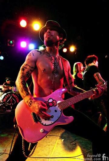 Dave Navarro Guitar Setup And Rig Rundown