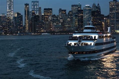 Spirit of New York Dinner Cruise | musement