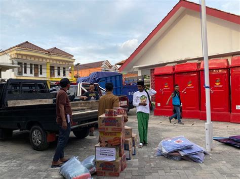 Dapur Umum Dan Bantuan Logistik Untuk Warga Terdampak Gempa Bawean