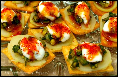 MY MOM'S RECIPES: Papri Chaat....finger-licking savoury snack