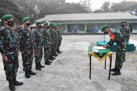 Dandim 1002 HST Terima Korp Raport Serah Terima Jabatan Danramil Dan