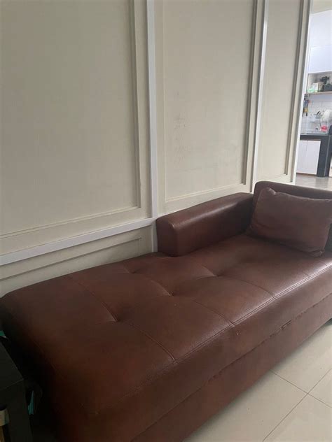 Sofa Coklat Tua Perabotan Rumah Di Carousell