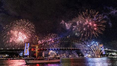 Watch Sydney Harbour Welcomes With Huge New Years Eve Fireworks