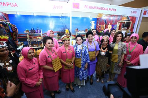 Dukung Umkm Bhayangkari Daerah Papua Mengikuti Bazaar Kreasi