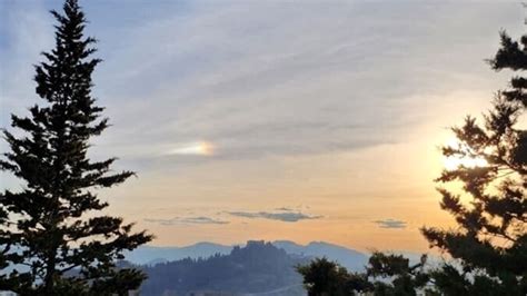 Doppio Sole Sopra Il Castello Di Montebello Immortalato Il Fenomeno