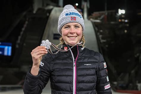 Skoki Narciarskie Medal Holmenkollen Dla Lundby Kolejna Operacja Vogt