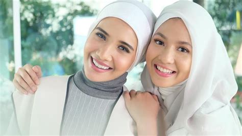 Tips Jitu Mencuci Kerudung Putih Agar Tetap Bersih