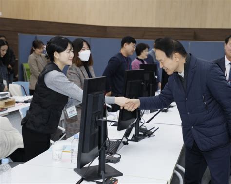 임태희 경기교육감 수험생에게 가장 중요한 날 많이 살펴 달라