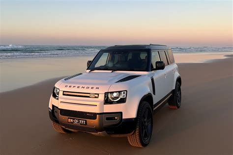 We Drive The Defender 110 X Dynamic HSE D300 4WD Motoring Minute