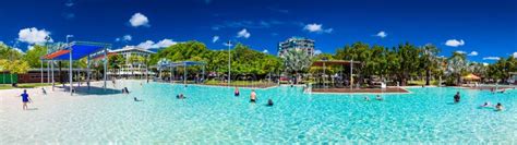 CAIRNS, AUSTRALIA - 27 MARCH 2016. Tropical Swimming Lagoon Editorial ...