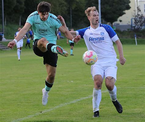 Bildergalerie Vom Verbandsliga Spiel Eichenzell Gegen Bad Soden