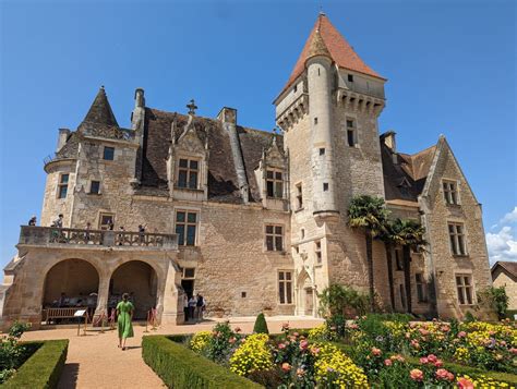 Best Castles to visit in Dordogne, France - Lost in Bordeaux