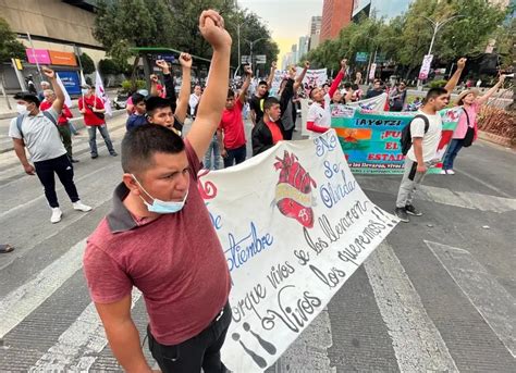 La Jornada Normalistas y familiares realizan Acción Global por Ayotzinapa