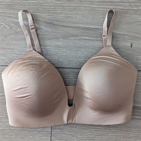 SKIMS Wireless Form Demi Tshirt Bra In Ochre 32DD Depop