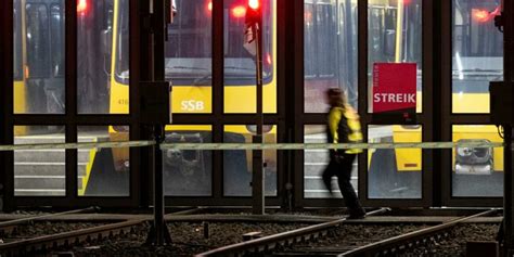 Warnstreik im ÖPNV am Freitag Welche Busse und Bahnen betroffen sind