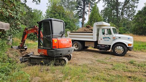 Loading Trucking And Tigger Too With The Kubota KX 040 4 YouTube