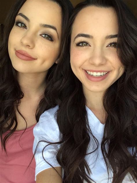 Merrell Twins Merrell Twins Merell Twins Veronica And Vanessa