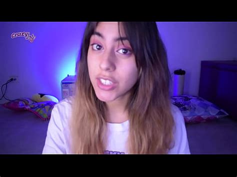 Longue langue cracher lécher et sucer mes doigts XVIDEOS