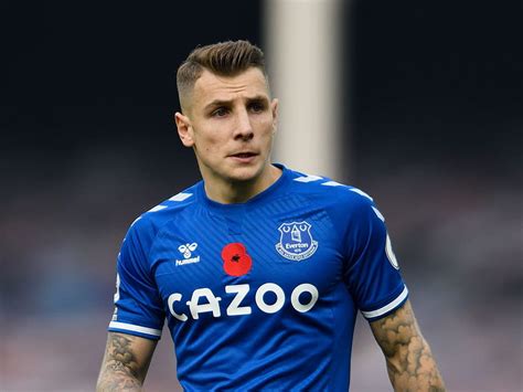 Lucas Digne comparte actualización de entrenamiento mientras el