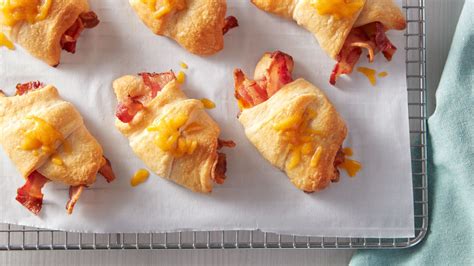 Easy Bacon Cheddar Sweet Hawaiian Rolls Recipe