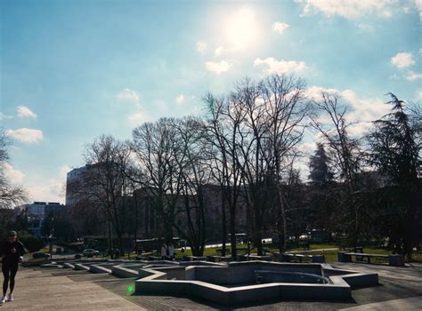 U Srbiji Danas Sunčano I Veoma Toplo Vreme Temperatura Do 33 Stepena