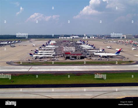 Atlanta Airport Aerial Hi Res Stock Photography And Images Alamy