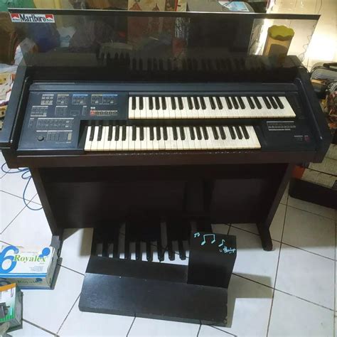 Yamaha Electone He F Piano Keyboard Alat Musik Dekorasi Pajangan