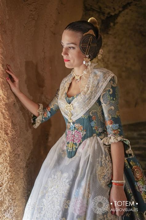 ALQUILER TRAJES DE FALLERA Indumentaria Valenciana