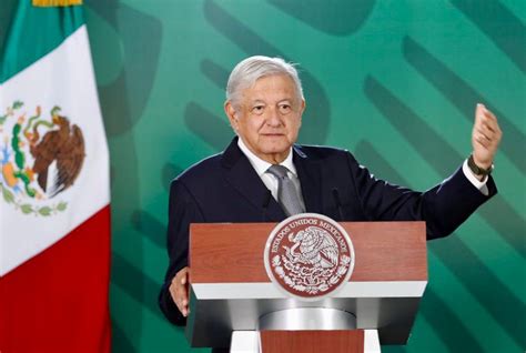 AMLO desea pronta recuperación a Vicente Fox y Marta Sahagún