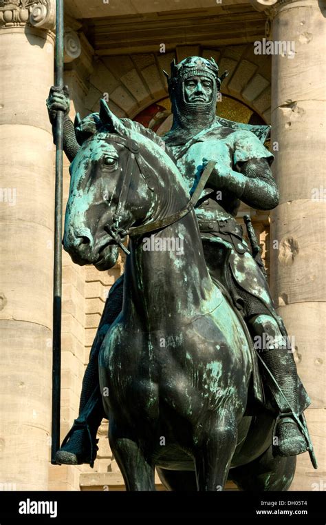 Statue Otto Von Wittelsbach In Hi Res Stock Photography And Images Alamy