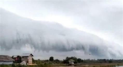 Gempar Fenomena Awan Mirip Tsunami Di Aceh Bikin Panik Warga