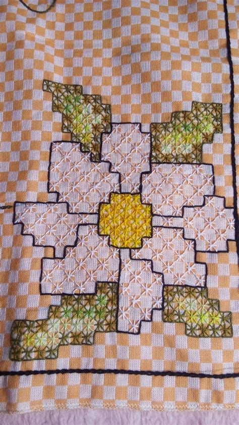 Pin By Tuca Teles On Tecido Xadrez Chicken Scratch Embroidery Cross