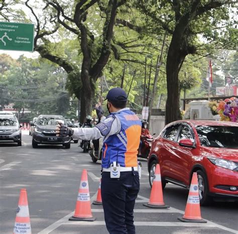 Dishub Lakukan Rekayasa Lalu Lintas Di Sekitar Jalan Saparua Bandung