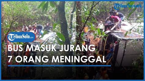 Orang Meninggal Dalam Kecelakaan Bus Pariwisata Yang Terperosok Ke